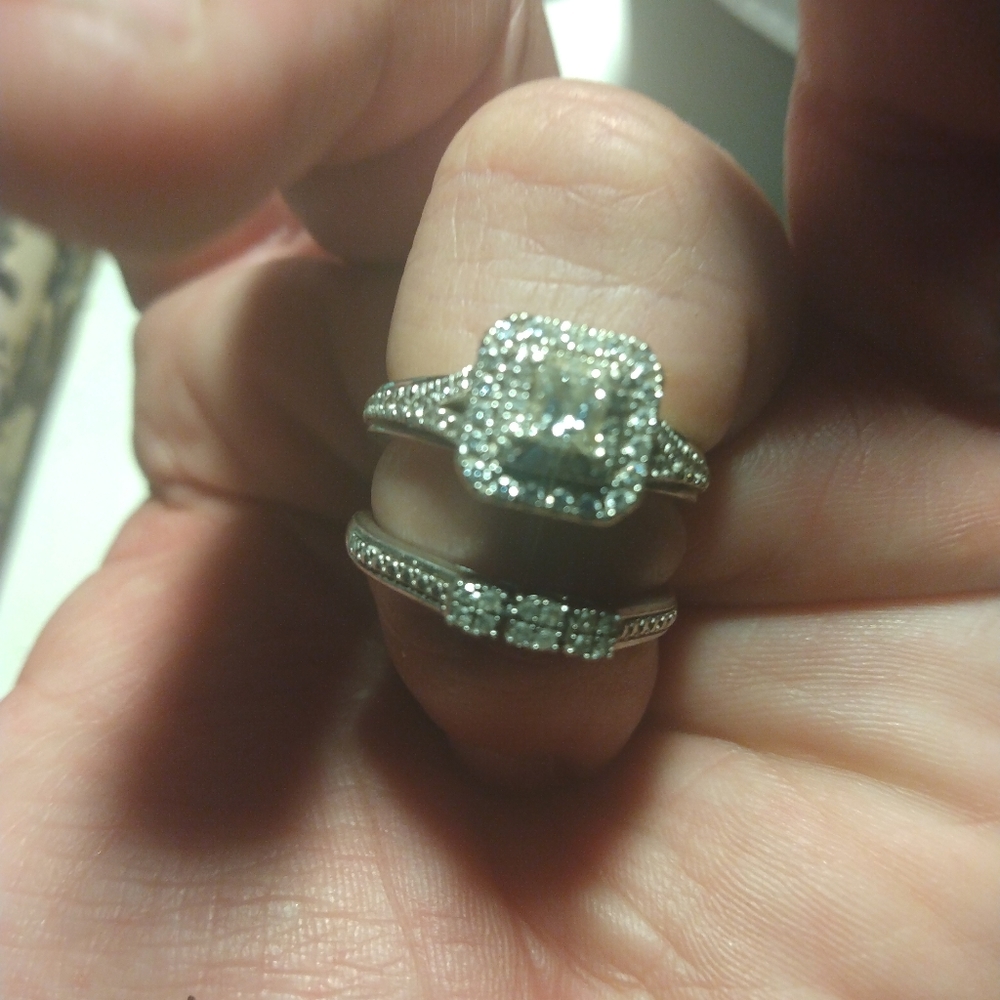 Vera Wang wedding ring love sapphire collection